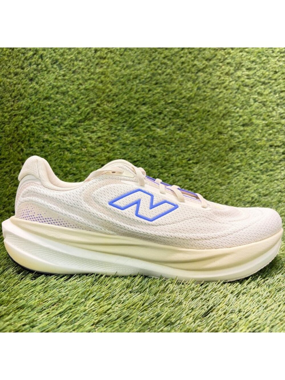 New Balance 1080 v15 Mens Size 11.5EE Ivory Blue Athletic Running Shoes Sneakers